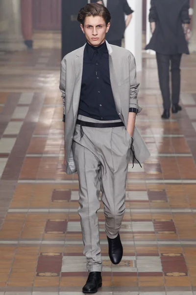 Look 4